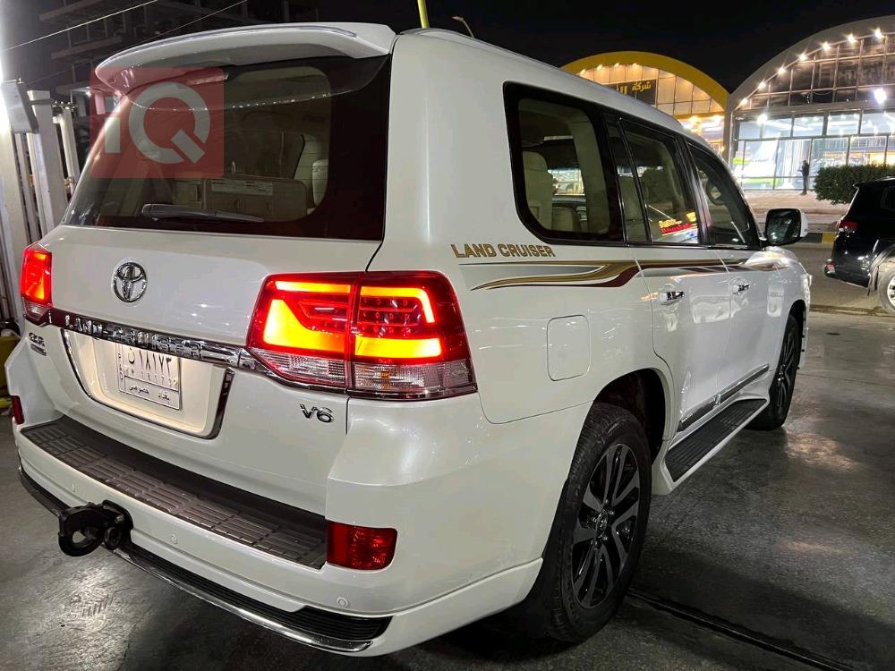 تويوتا لاندكروزر